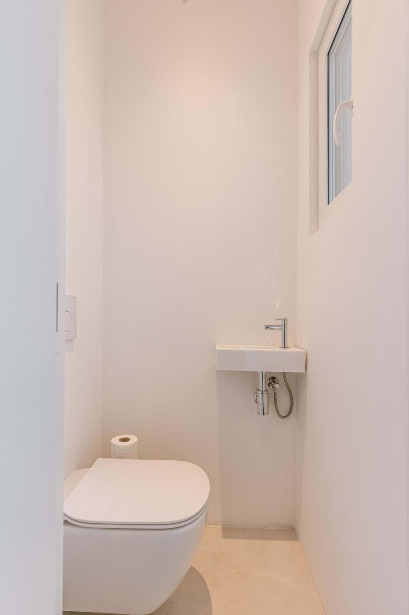 Huswell - Charming With Cozy Balcony Antwerpen