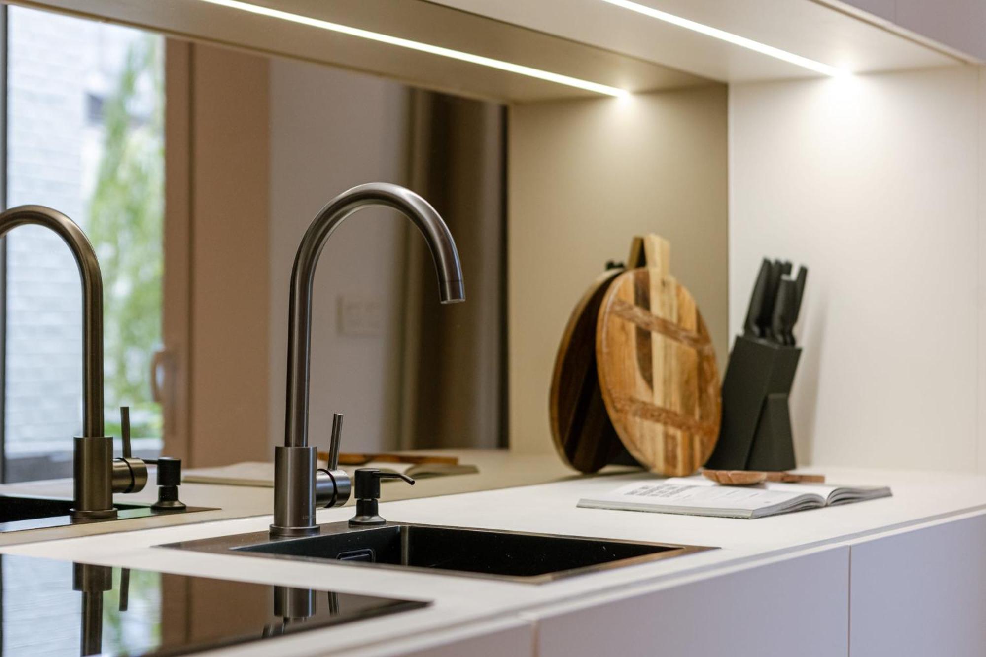 Huswell - Charming With Cozy Balcony * Antwerpen