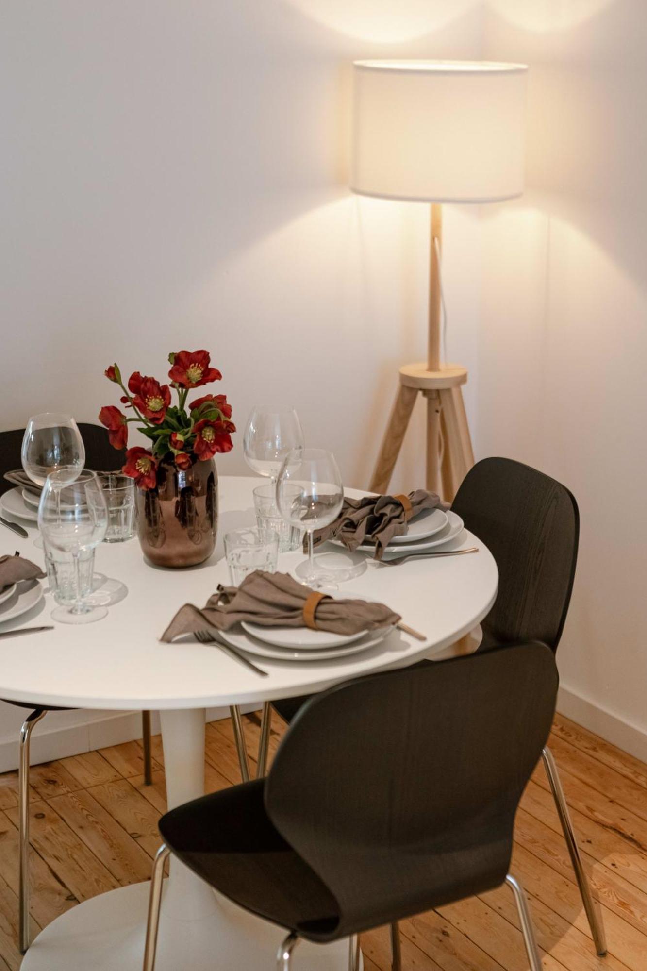 Huswell - Charming With Cozy Balcony Antwerpen