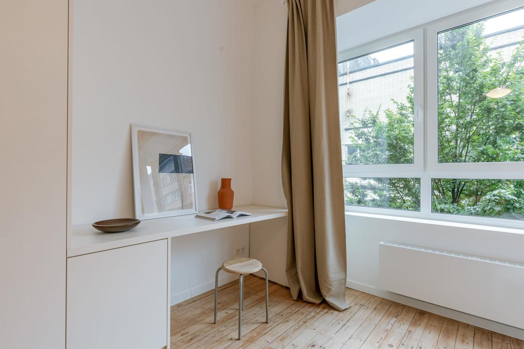 Huswell - Charming With Cozy Balcony