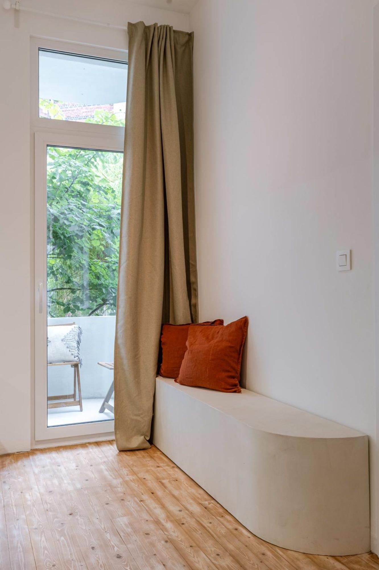 Huswell - Charming With Cozy Balcony Appartement Antwerpen
