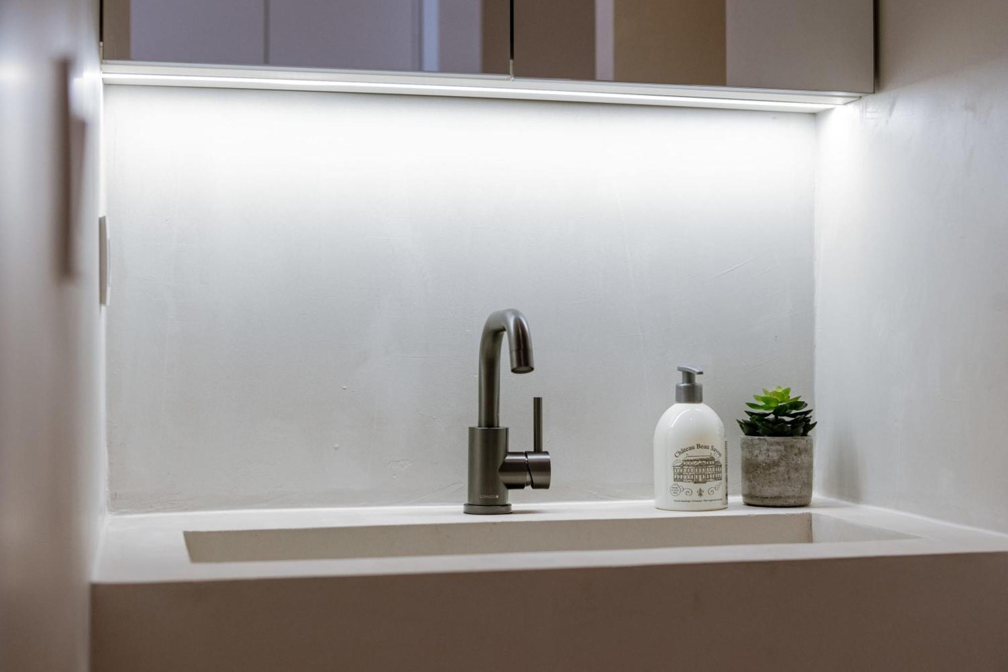 Huswell - Charming With Cozy Balcony * Antwerpen